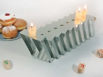 חנוכיה מודרנית - כסופה חנוכיה מודרנית - כסופה